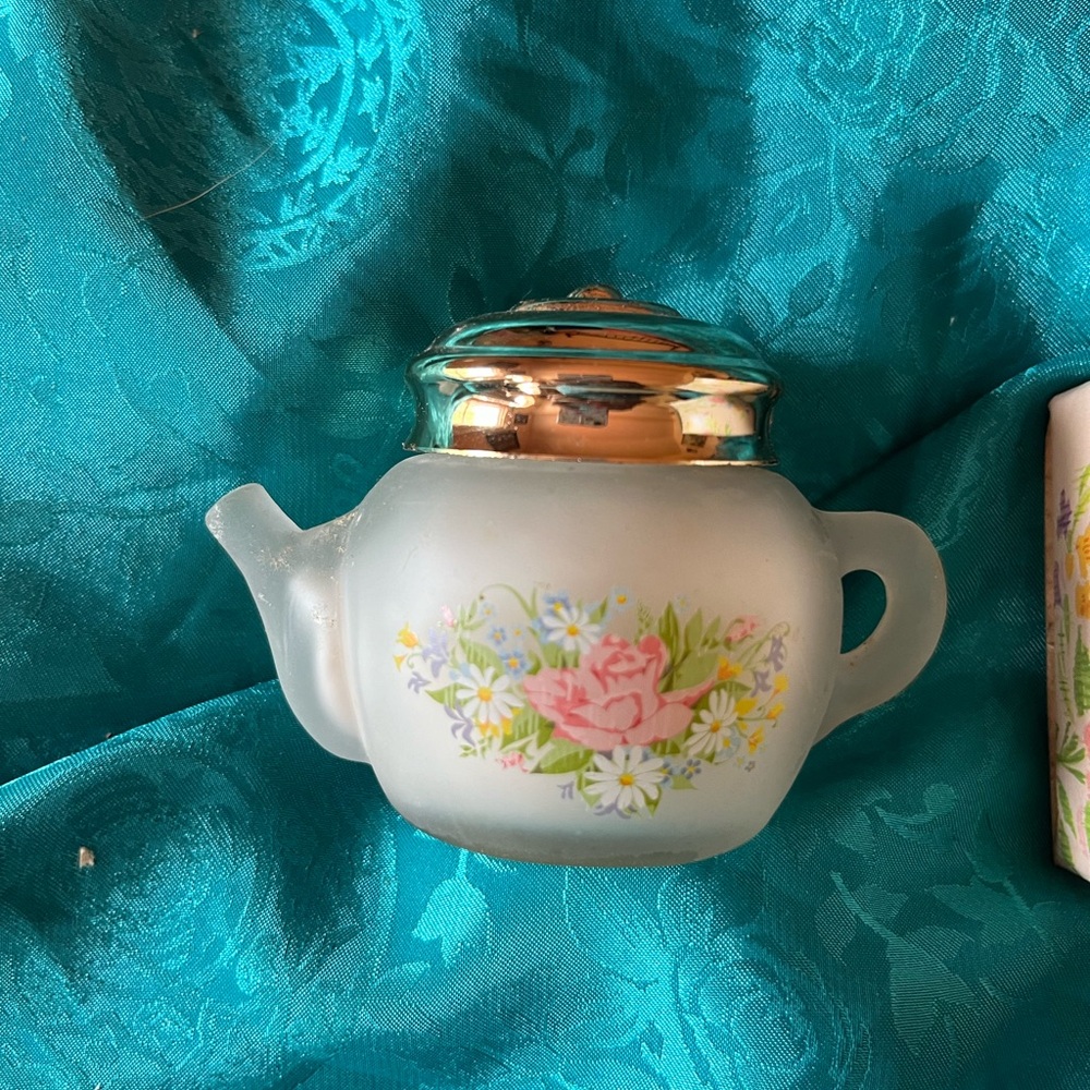 Vintage 1970s Avon Teatime Teapot MOONWIND Powder Sachet